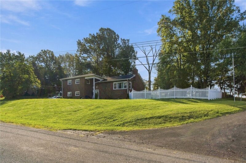 732 Morningstar Dr — photo 2