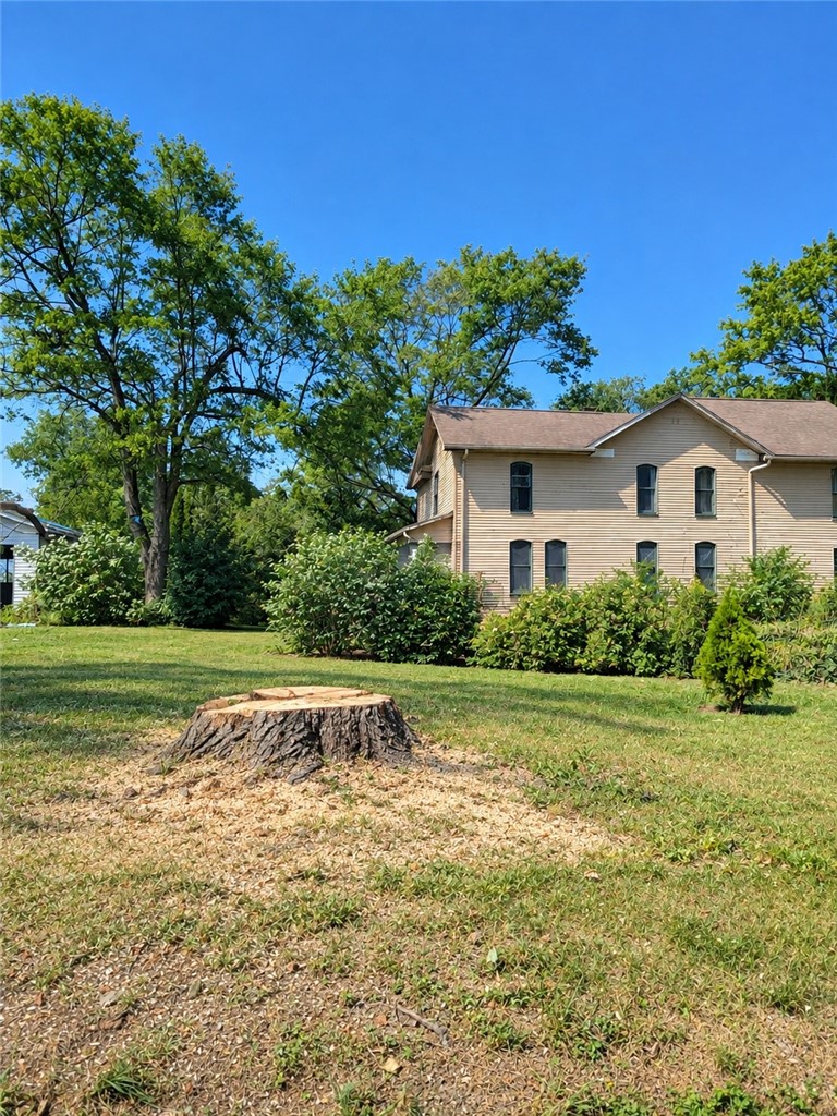 718 Fairview Rd — photo 1