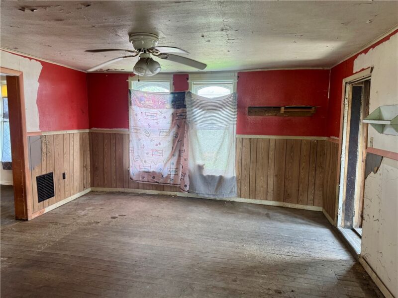 718 Fairview Rd — photo 3