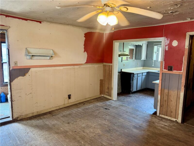 718 Fairview Rd — photo 4