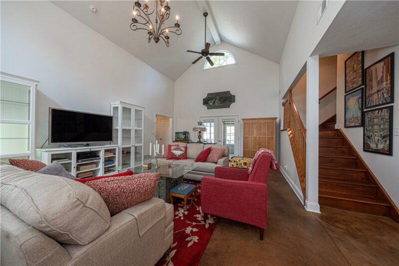 3800 Mount Royal Blvd — photo 3