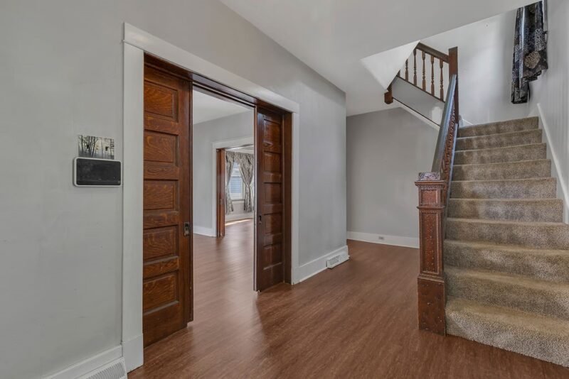 370 Ohio Ave — photo 5