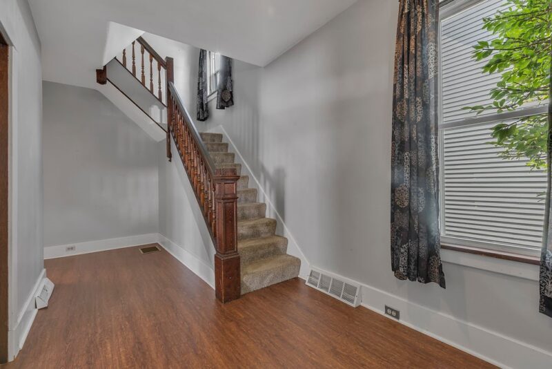 370 Ohio Ave — photo 6