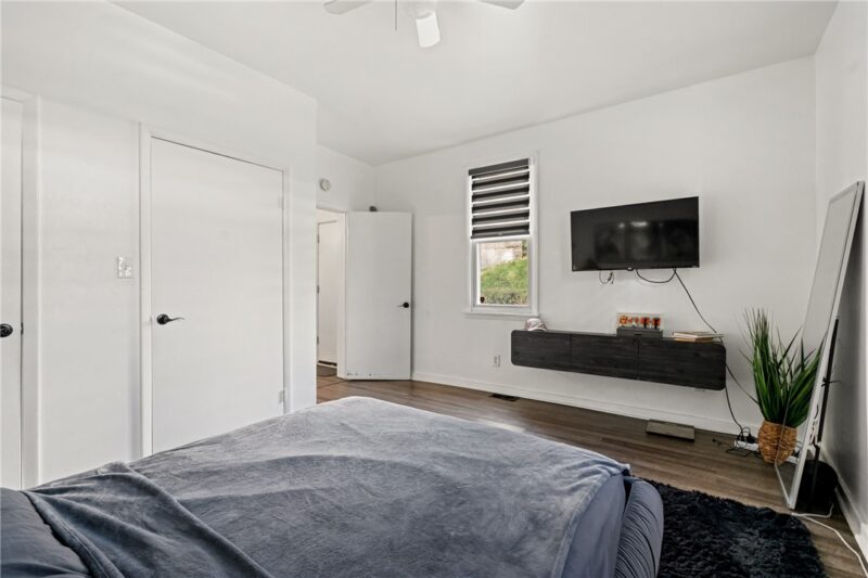108 Burnside Ave — photo 7