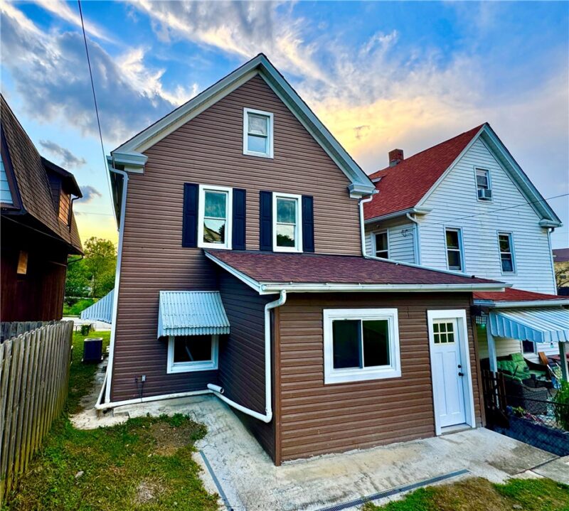 1528 Victoria Ave — photo 2