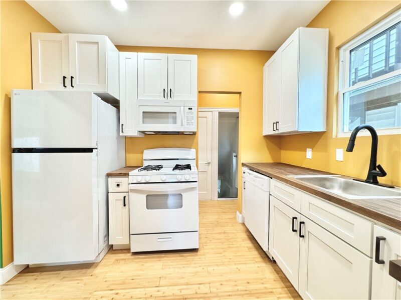 1528 Victoria Ave — photo 7