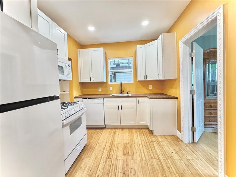 1528 Victoria Ave — photo 8