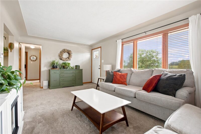 12 Maple St — photo 4