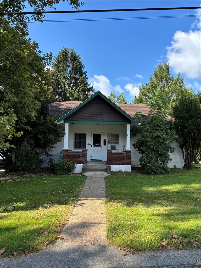 206 Wallace Avenue — photo 1