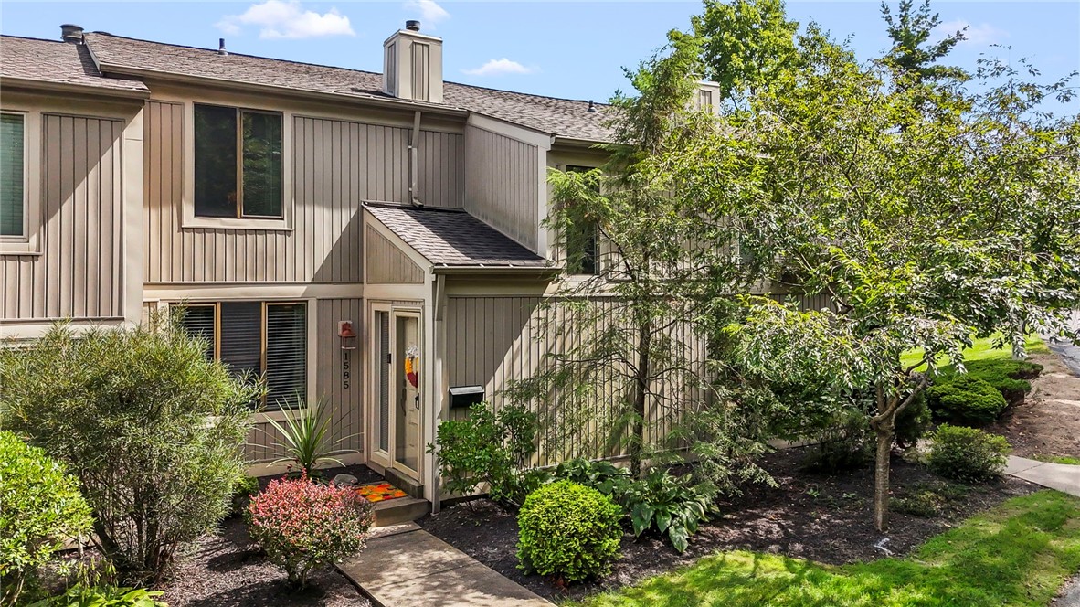 1585 Pineview Dr — photo 1
