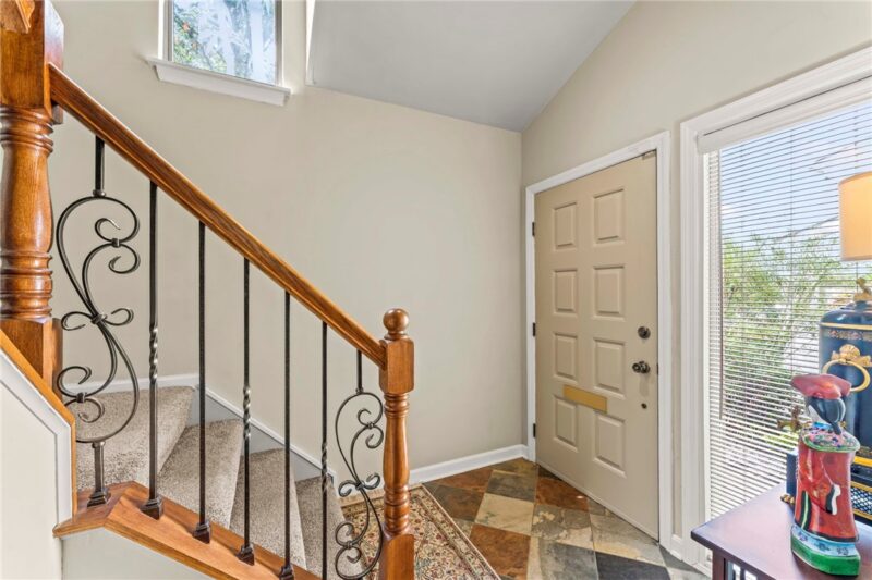 1585 Pineview Dr — photo 4