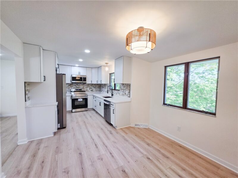350 Country Club Rd — photo 4