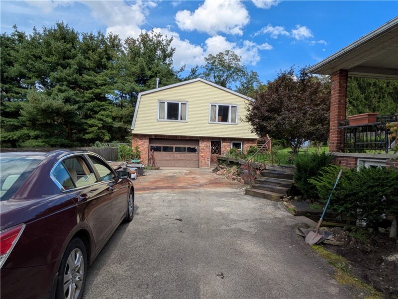 62 Cloverdale — photo 3