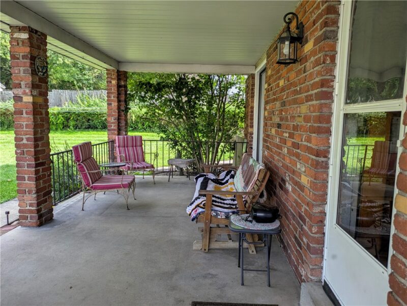 62 Cloverdale — photo 7
