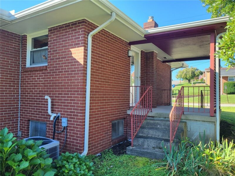 18 Joanne Dr — photo 2