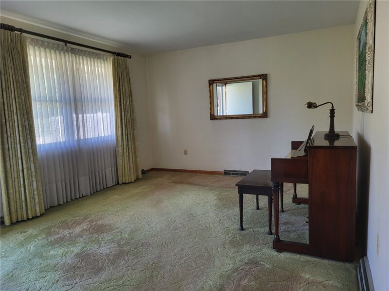 18 Joanne Dr — photo 4