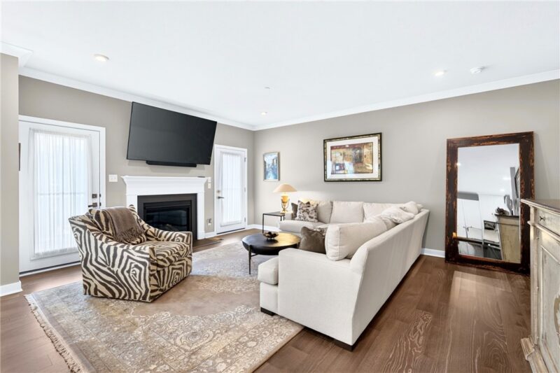 211 Dana Dr — photo 4