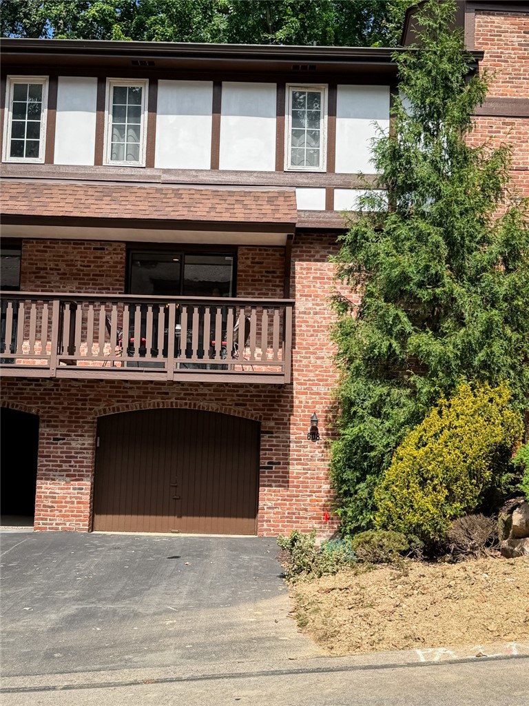 608 Maplewood Ct — photo 1