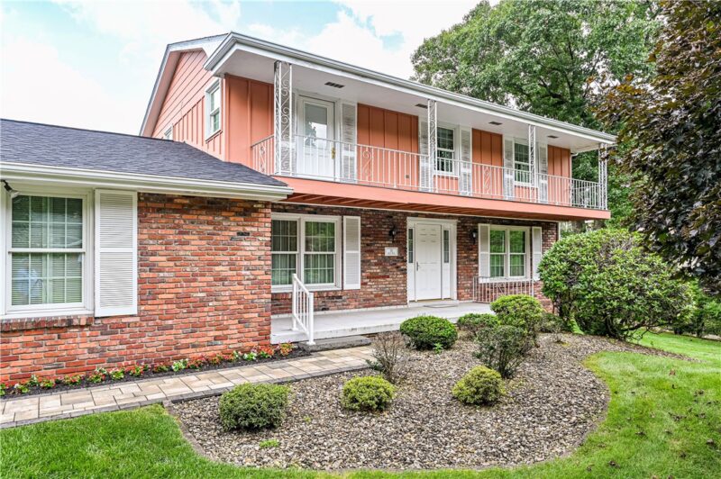 10 Holly Dr — photo 2