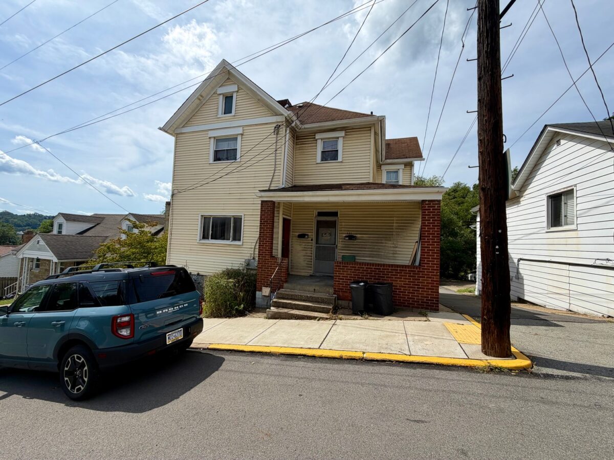 321 Greenside AVENUE — photo 1