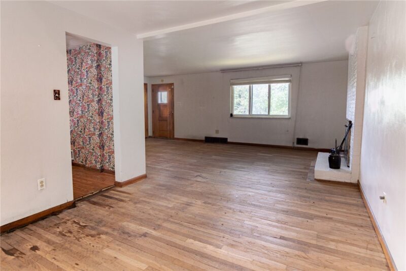 135 Spring Grove Rd — photo 4