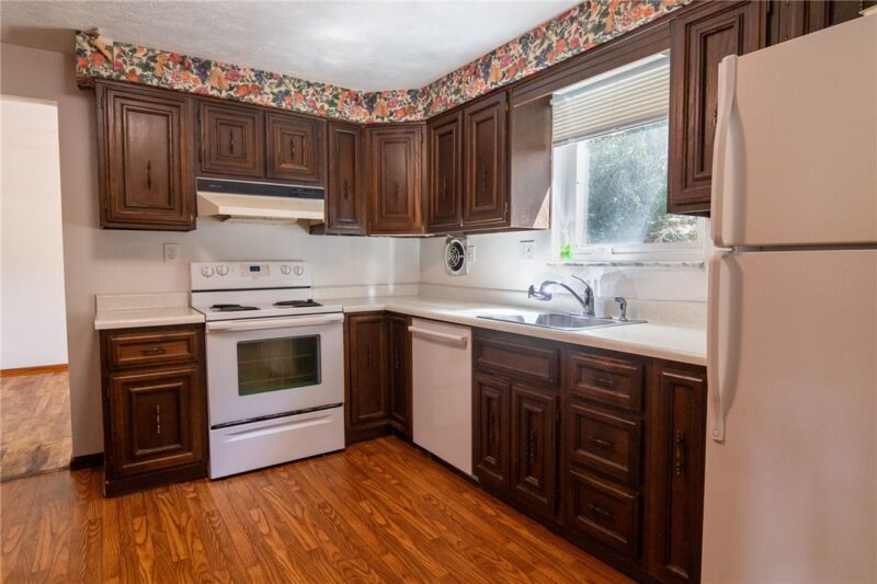 135 Spring Grove Rd — photo 5