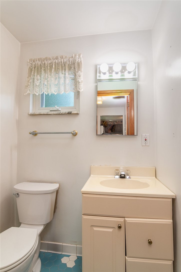 135 Spring Grove Rd — photo 8