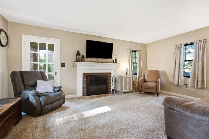 3386 Crestview Drive — photo 4