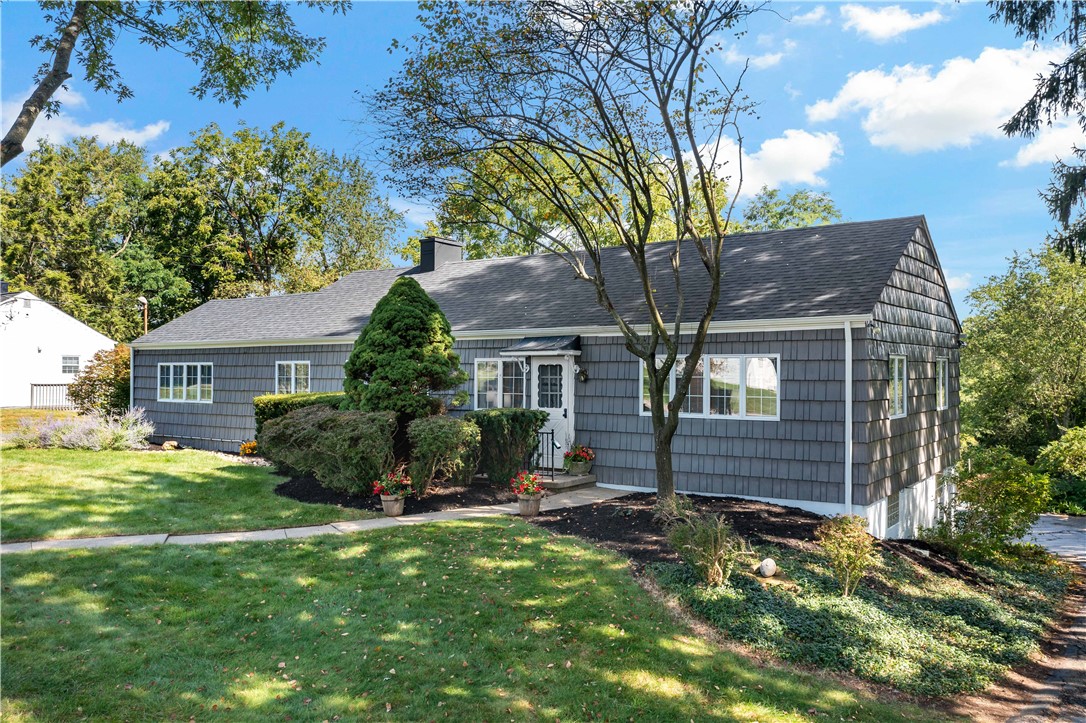 2511 FIFE DRIVE — photo 1