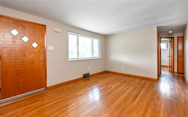 143 Connie Dr — photo 2