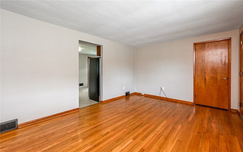 143 Connie Dr — photo 4