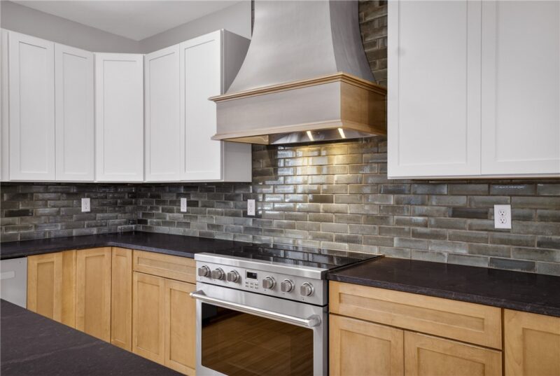 223 Wilbert St — photo 3