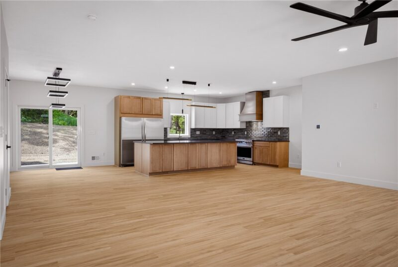 223 Wilbert St — photo 4