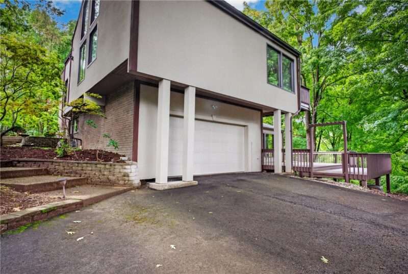 142 Riding Trail Ln — photo 3