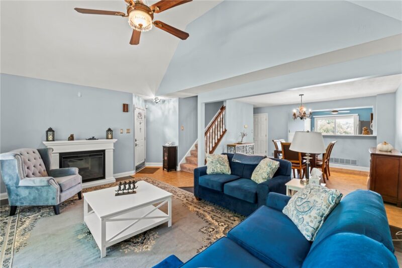 1272 Meadowbrook Dr. — photo 4