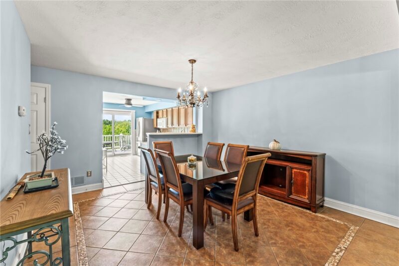 1272 Meadowbrook Dr. — photo 5