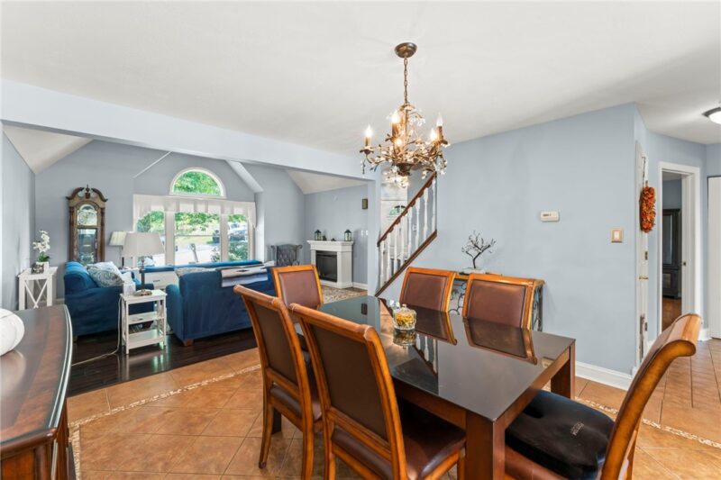 1272 Meadowbrook Dr. — photo 6