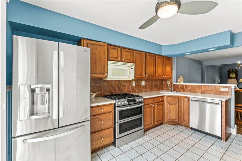 1272 Meadowbrook Dr. — photo 8