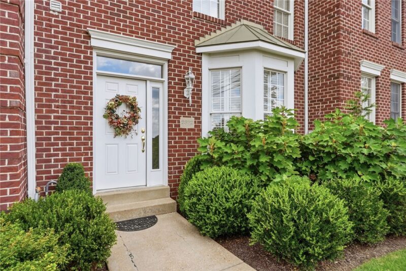 2372 Hilltop Rd — photo 2