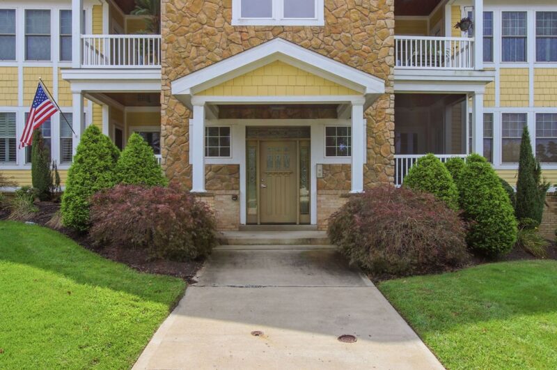 248 Berkeley Way — photo 3