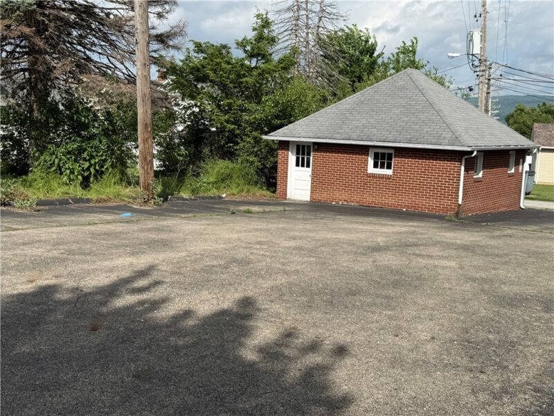 313 Morgantown St — photo 3