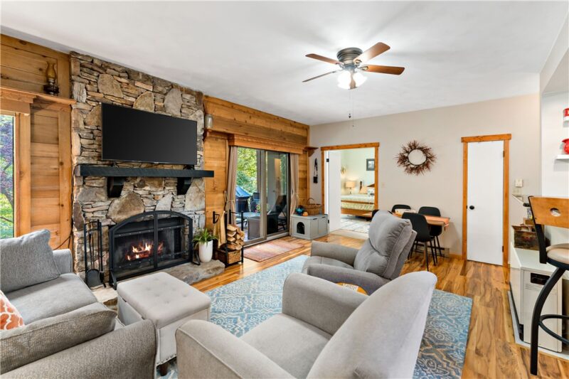 2305 Swiss Mountain Dr — photo 2