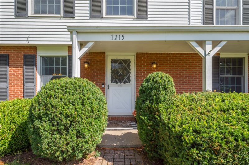 1215 Rolling Meadow Rd — photo 4
