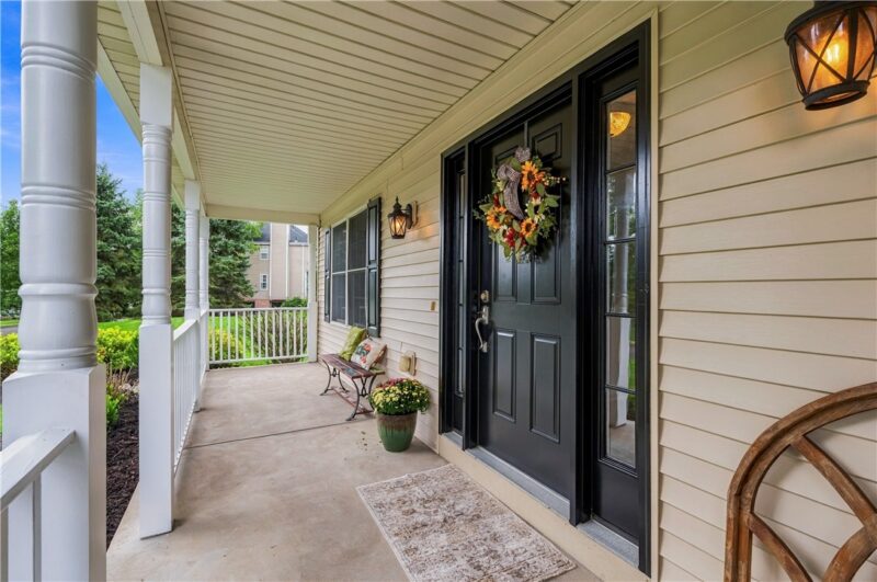 1042 S Lake Dr — photo 2