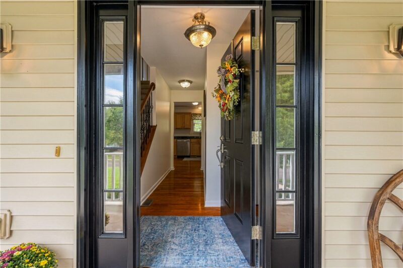 1042 S Lake Dr — photo 3