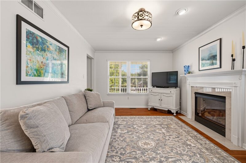 1042 S Lake Dr — photo 5