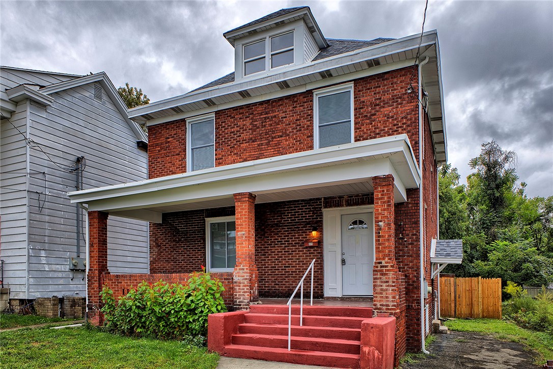 229 Crossland Avenue — photo 1