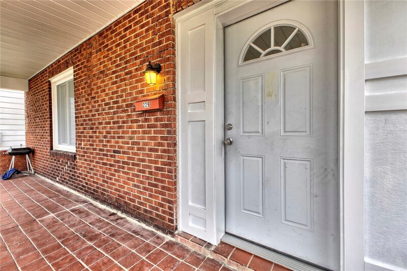 229 Crossland Avenue — photo 2