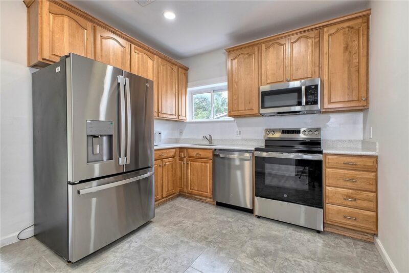 229 Crossland Avenue — photo 8