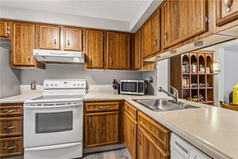 148 Olde Orchard Dr — photo 2